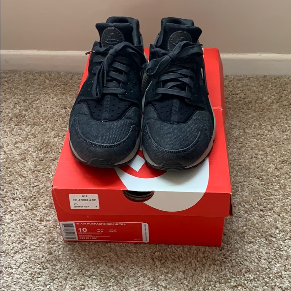 Nike Huarache Sneakers